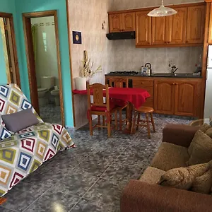 https://casa-pueblo-hinojosa.in-canary-islands.com
